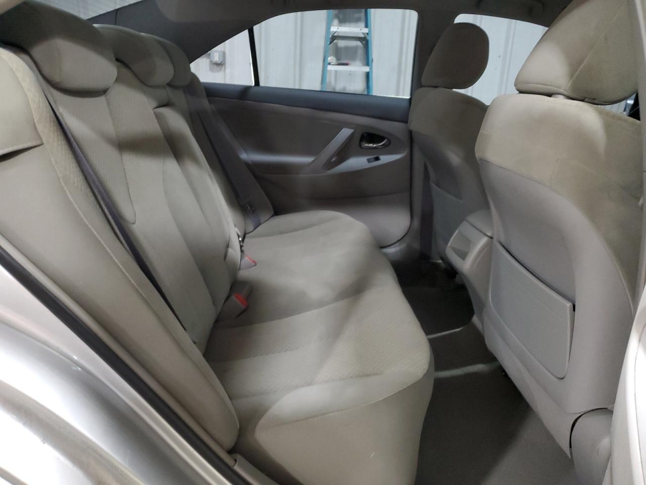 2009 Toyota Camry - Image 11