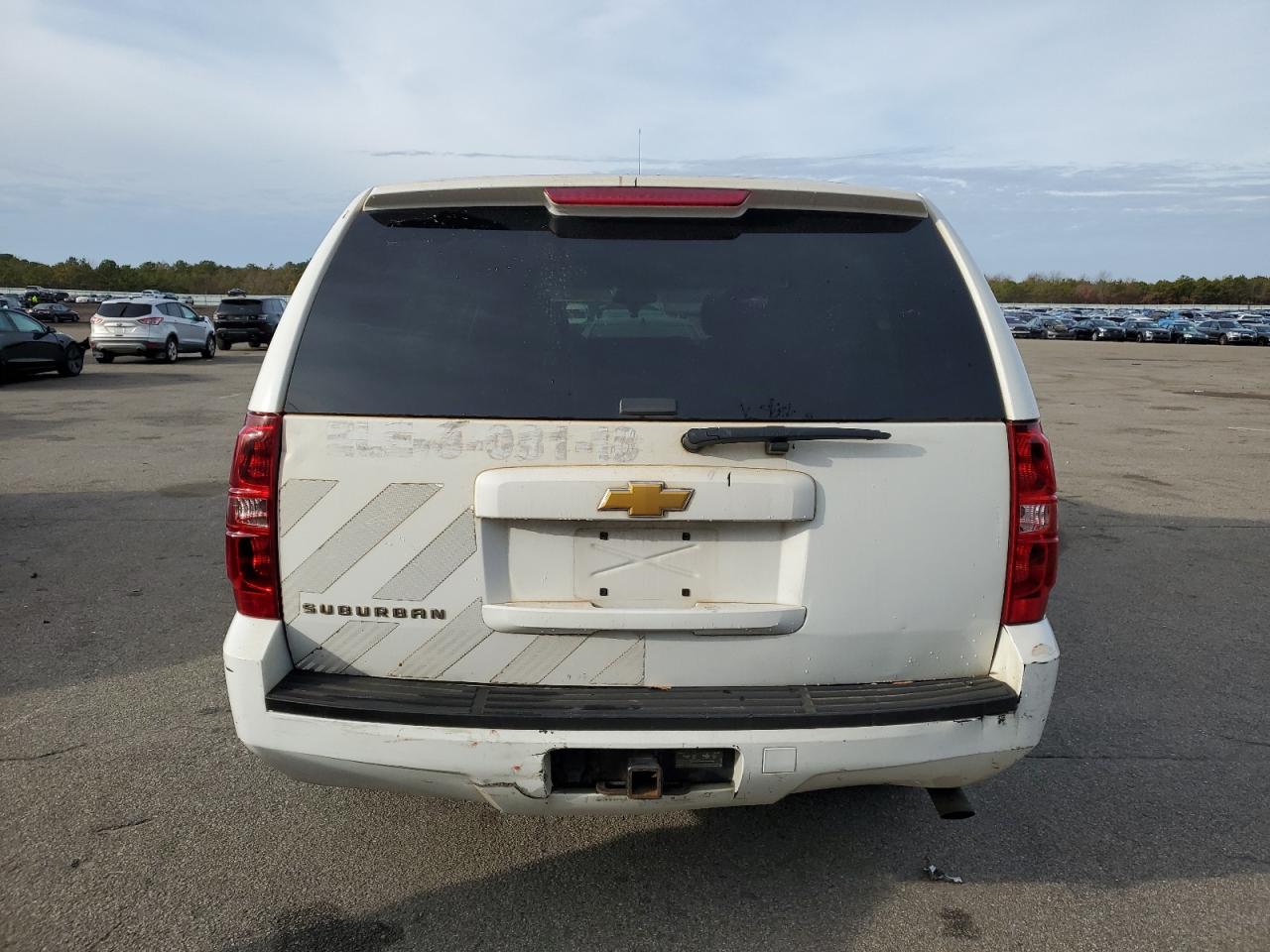 2013 Chevrolet Suburban - Image 6