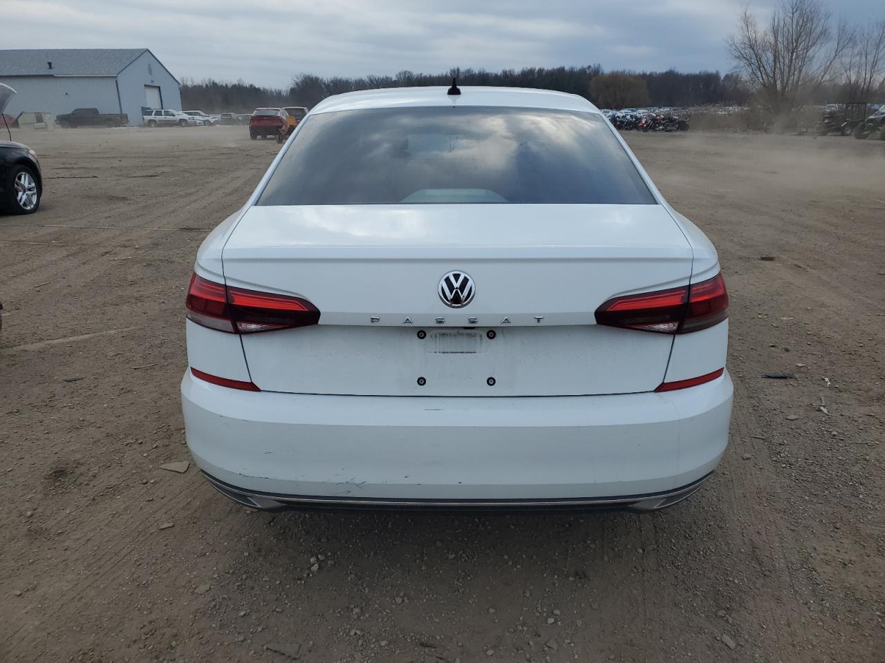 2020 Volkswagen Passat - Image 6