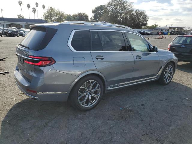  BMW X7 2023 Серый