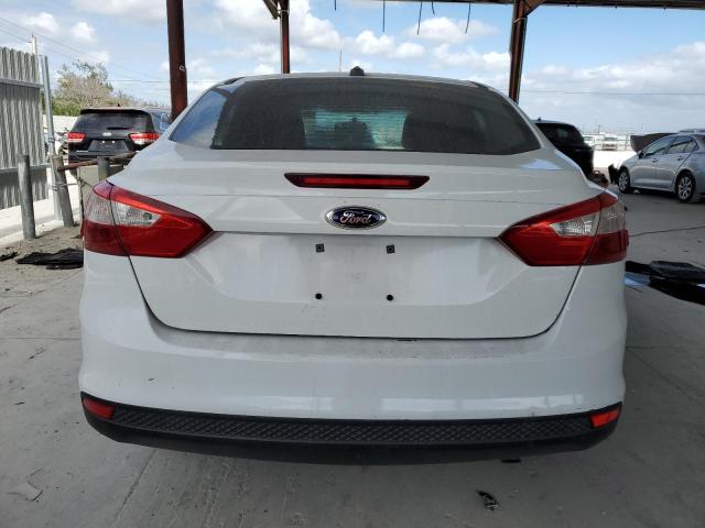 Sedans FORD FOCUS 2014 White