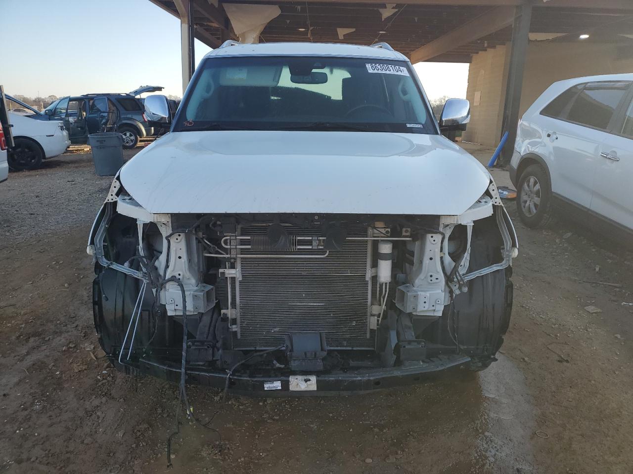 2017 Infiniti QX80 - Image 5