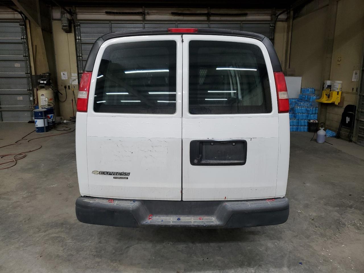 2016 Chevrolet Express - Image 6