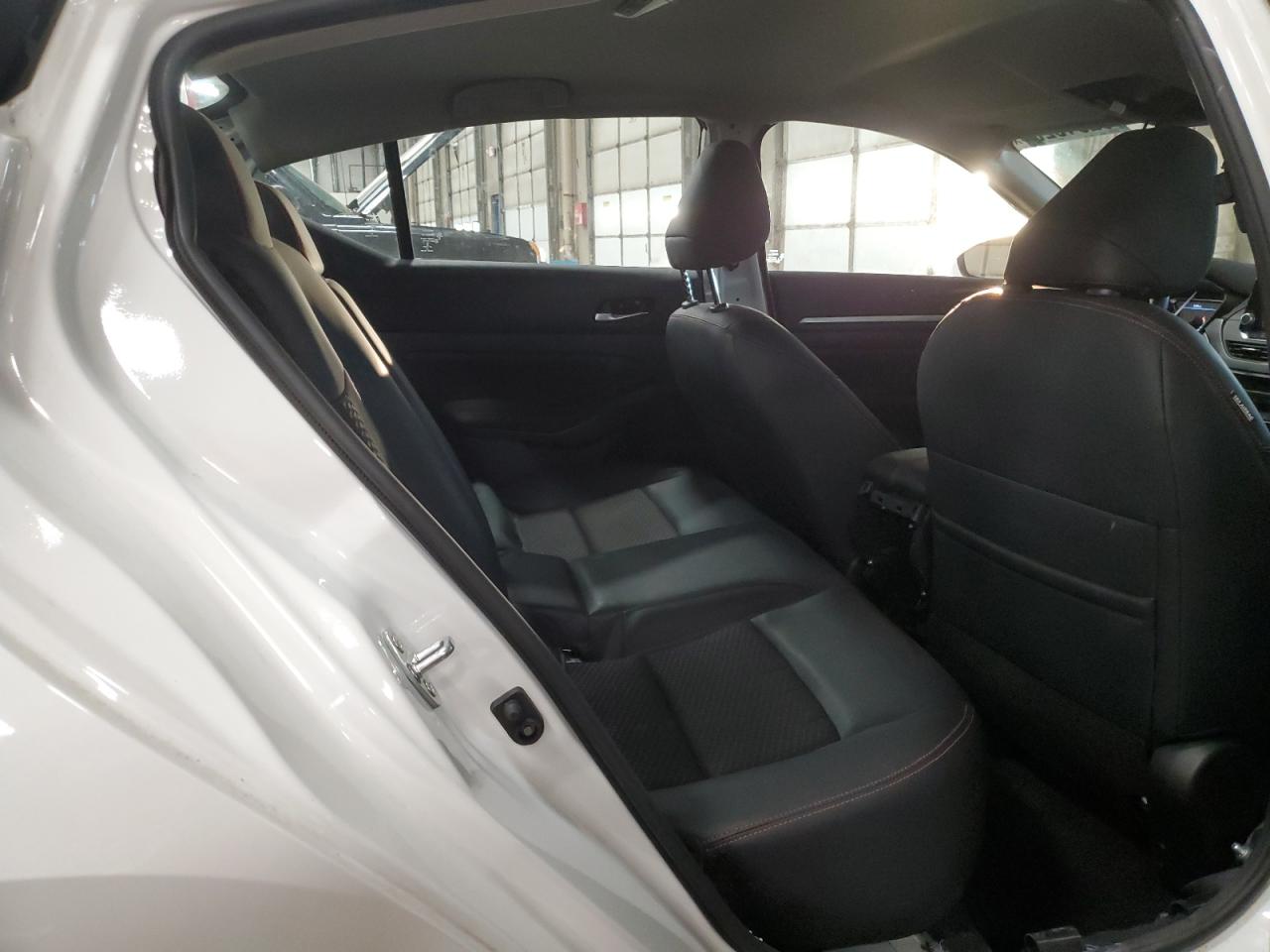 2024 Nissan Altima - Image 10