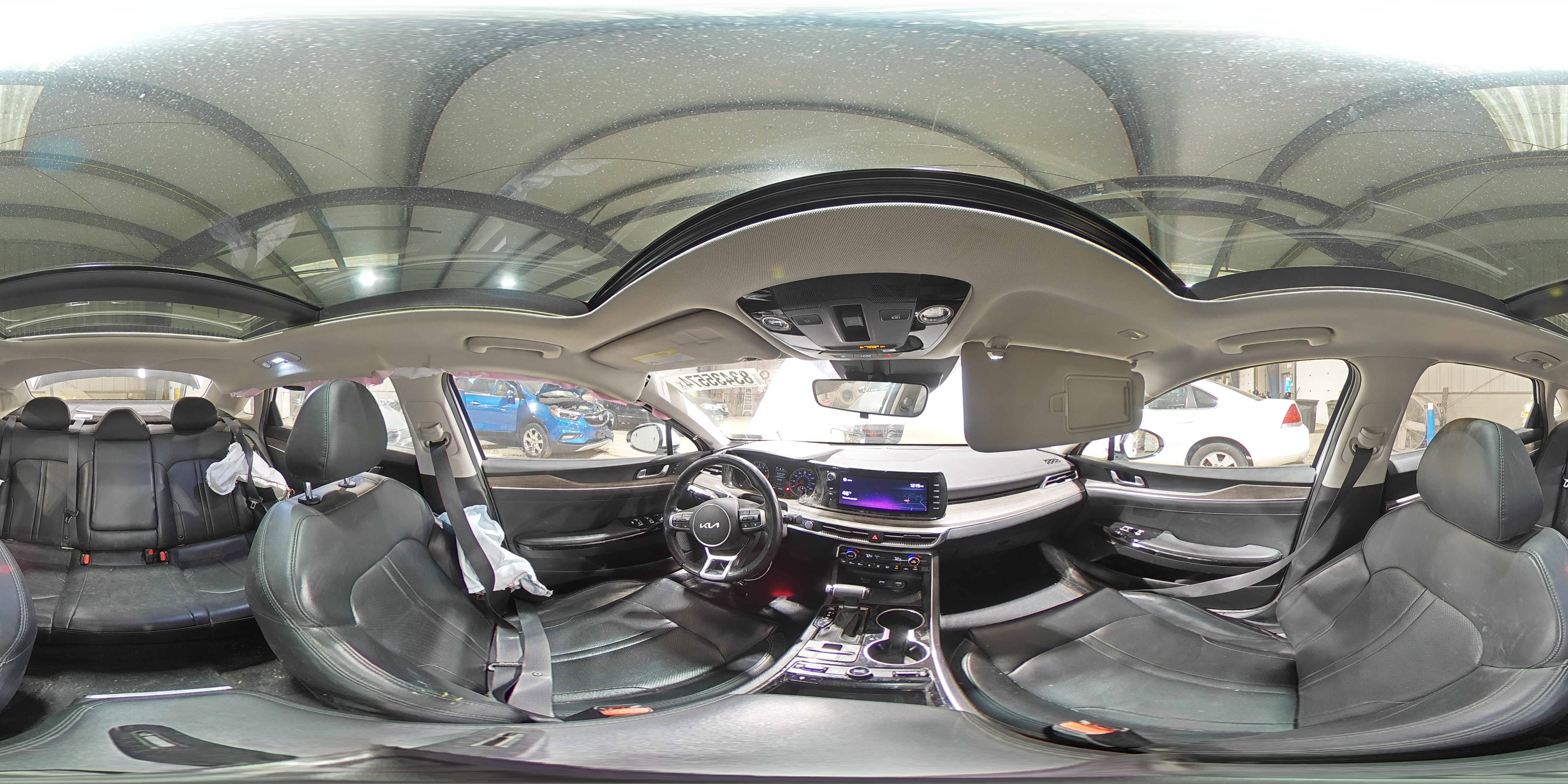 2022 Kia K5 - Image 13