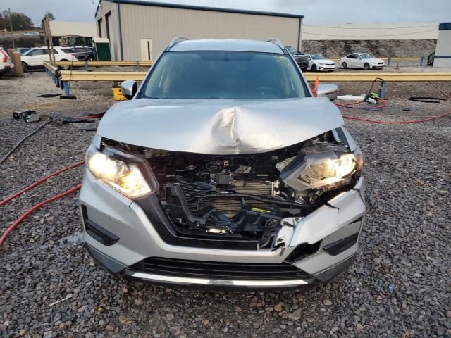  NISSAN ROGUE 2018 Srebrny