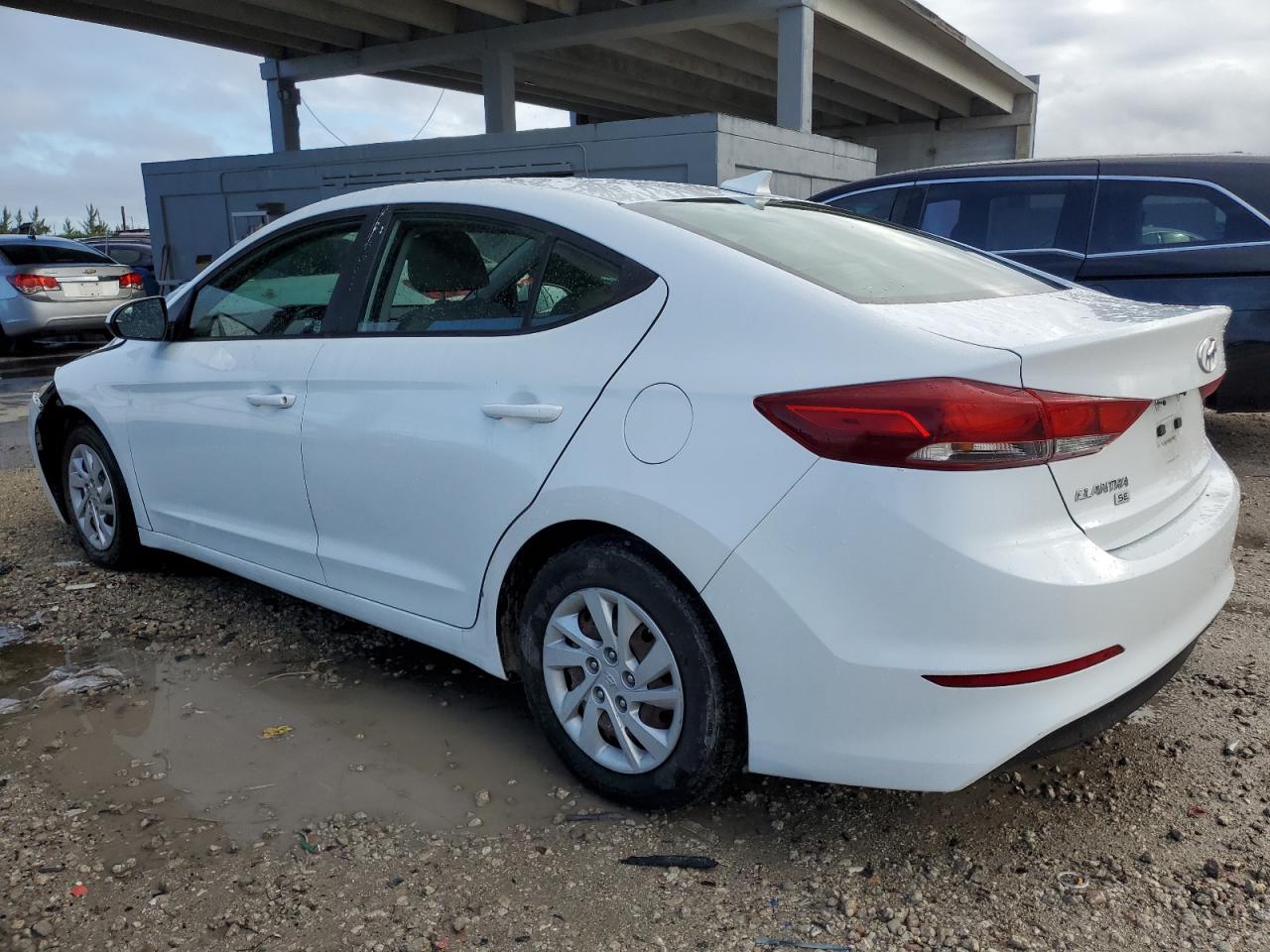 2017 Hyundai Elantra - Image 2