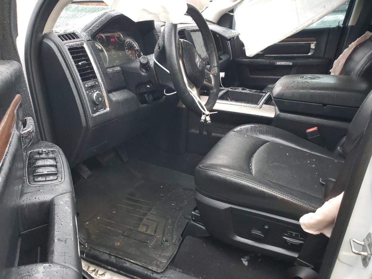 2015 RAM 1500 - Image 7