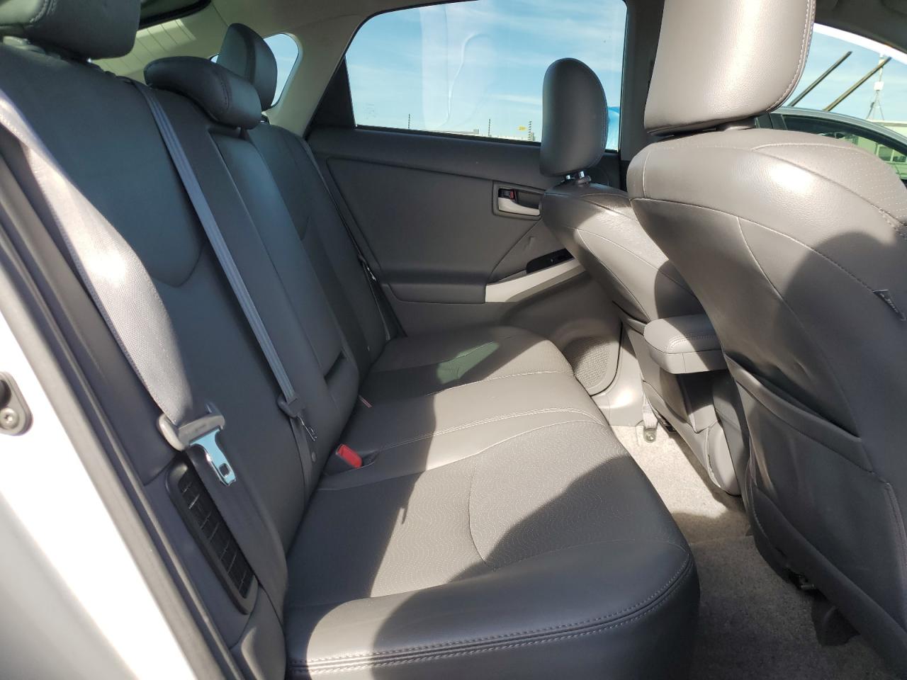 2010 Toyota Prius - Image 10