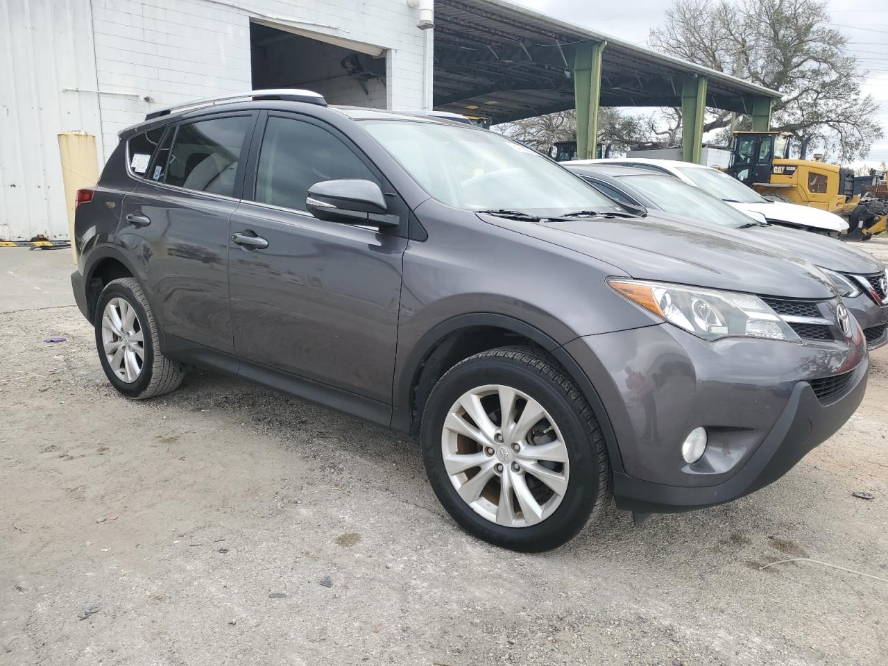 VIN 2T3YFREV9DW035888 2013 TOYOTA RAV4 no.4