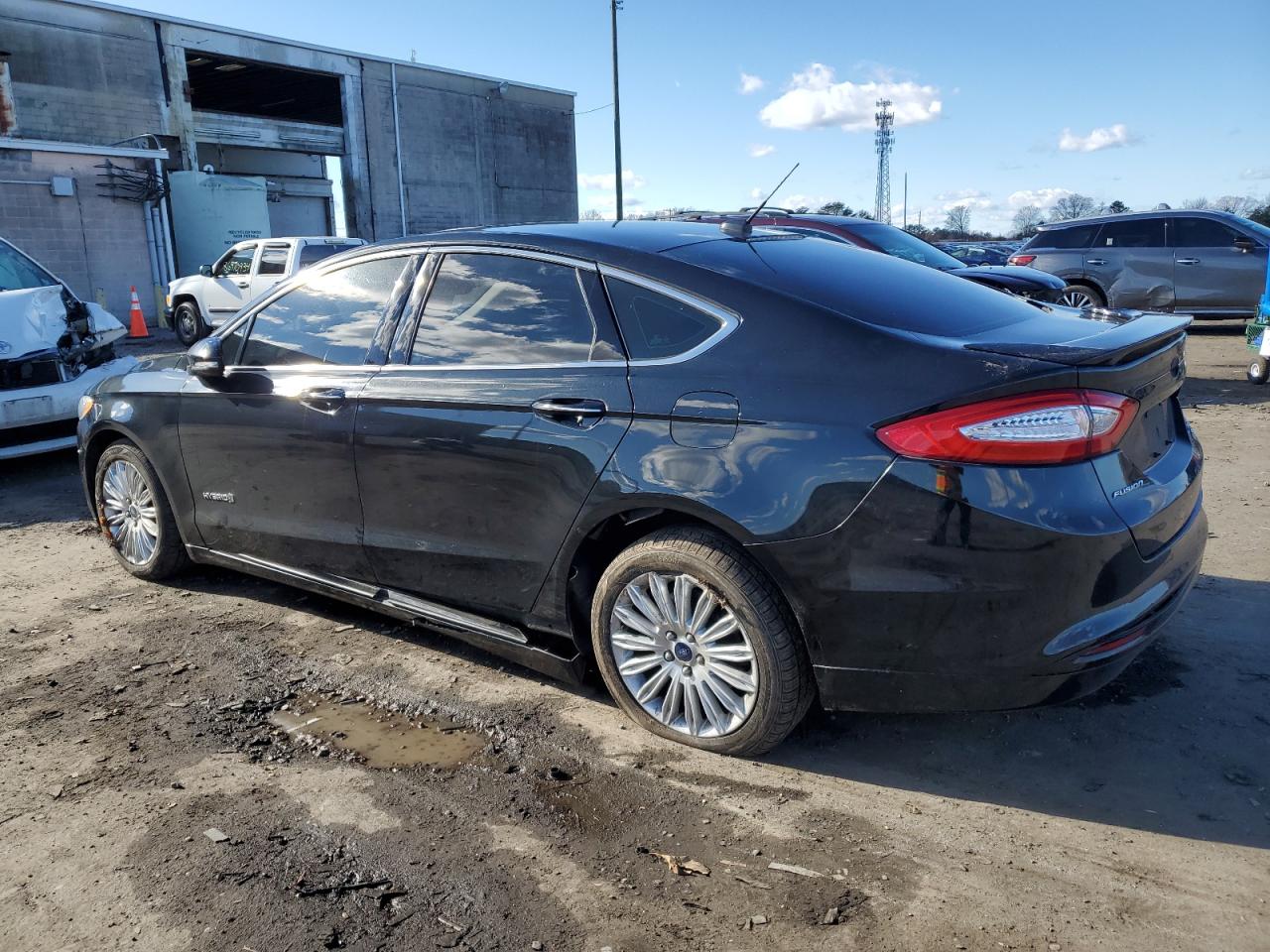 VIN 3FA6P0RU8ER363168 2014 FORD FUSION no.2