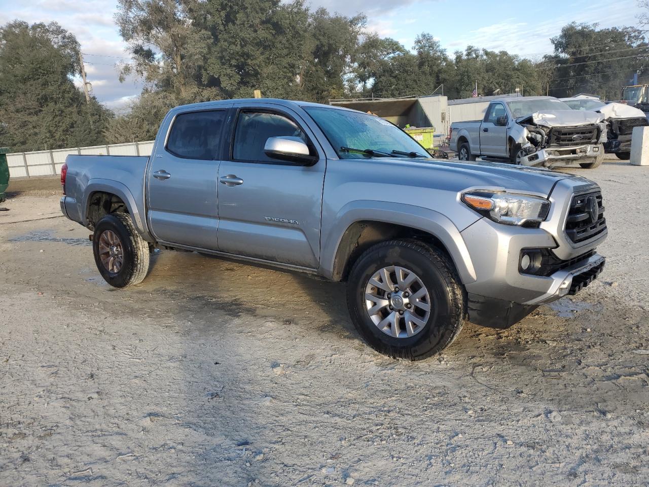 VIN 5TFAZ5CN4JX056448 2018 TOYOTA TACOMA no.4