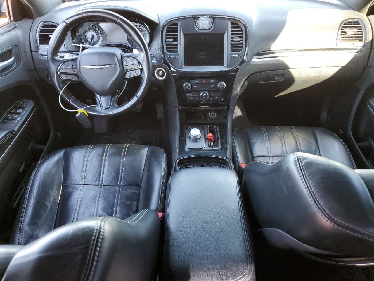 2017 Chrysler 300 - Image 8