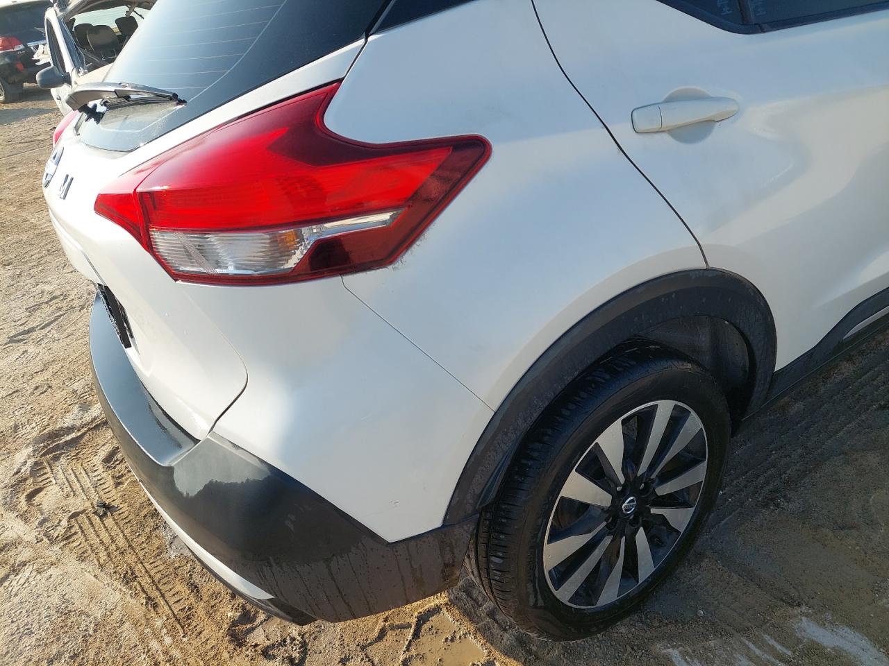 3N1CP5C93JL486293 - 2018 Nissan Kicks S - #86227554