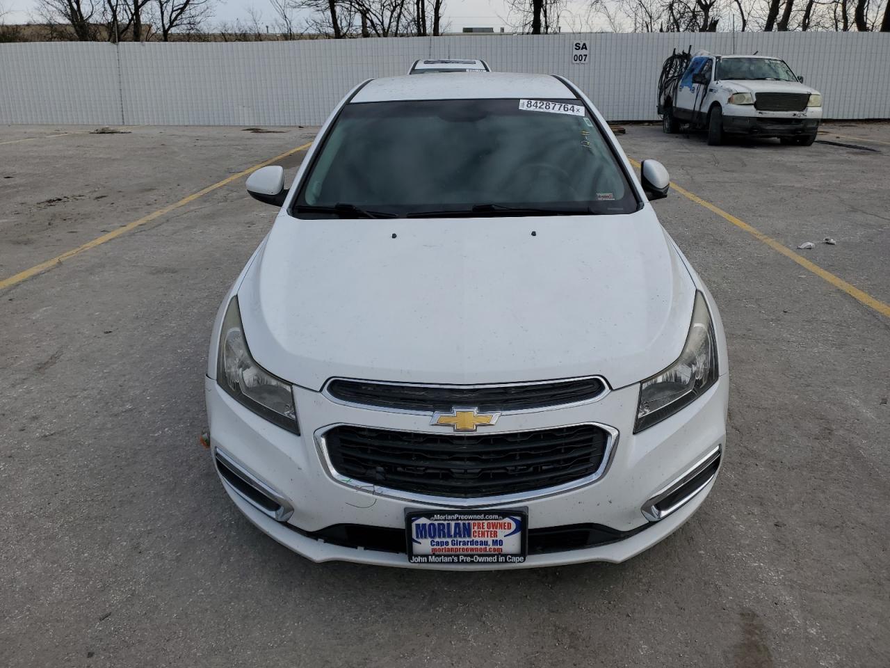 VIN 1G1PC5SB2F7174484 2015 CHEVROLET CRUZE no.5