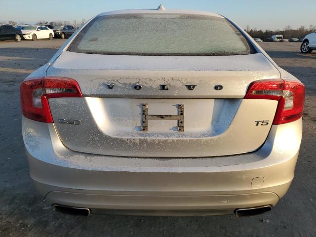 Sedans VOLVO S60 2014 Srebrny