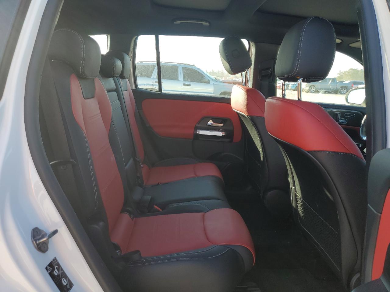 2022 Mercedes-Benz GLB - Image 11