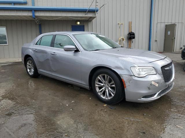  CHRYSLER 300 2017 Srebrny