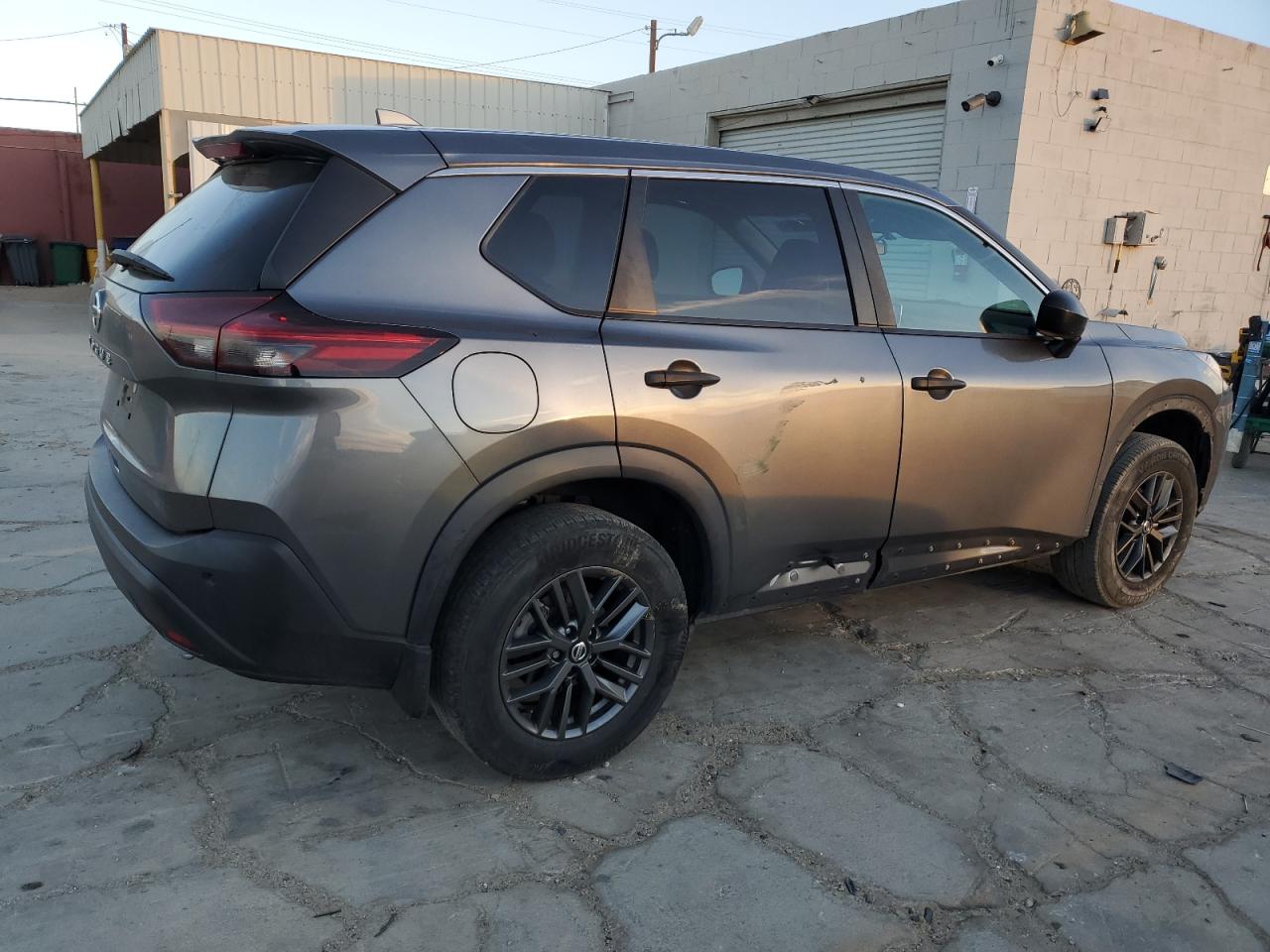 2021 Nissan Rogue - Image 3