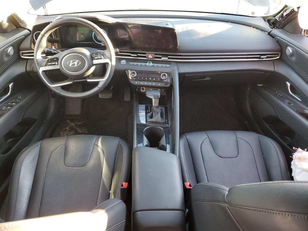2023 Hyundai Elantra - Image 8