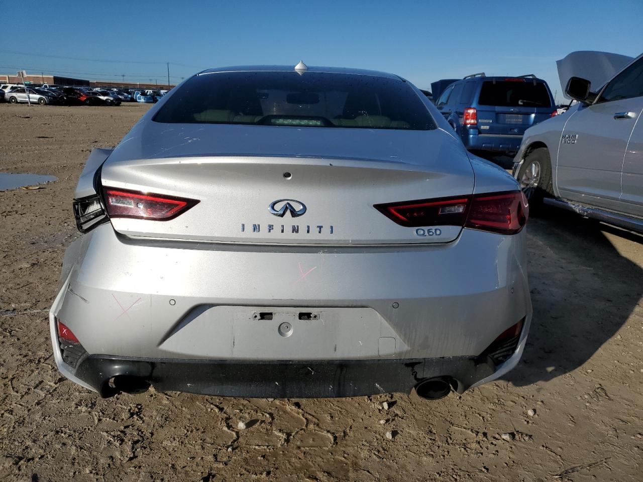 2017 Infiniti Q60 - Image 6