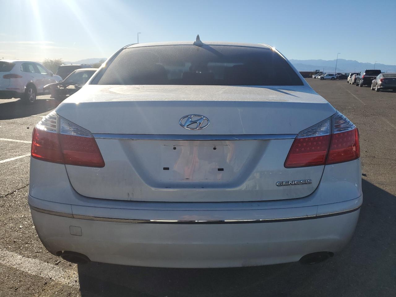 2011 Hyundai Genesis - Image 6