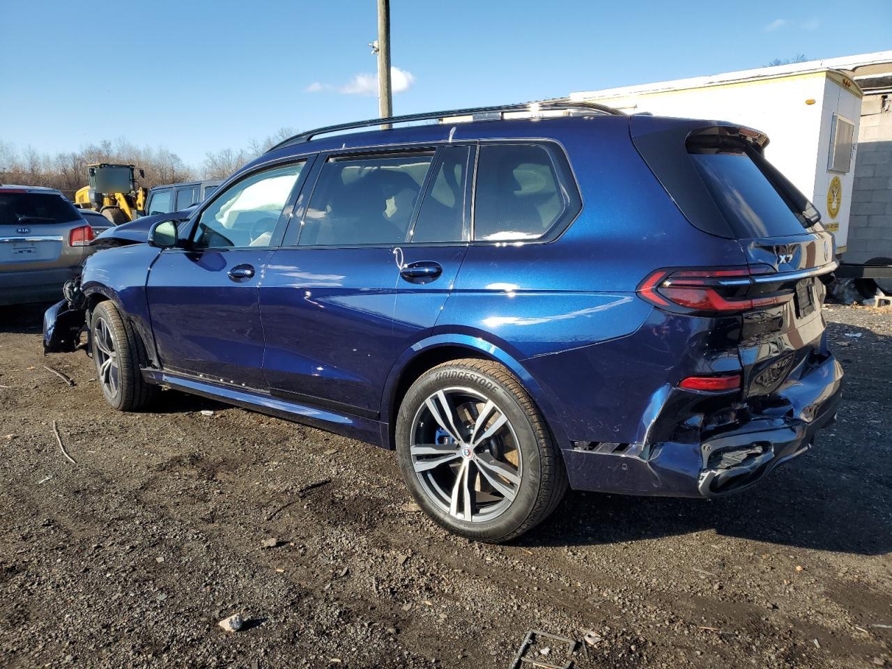 VIN 5UX33EM05P9R06872 2023 BMW X7 M60I no.2