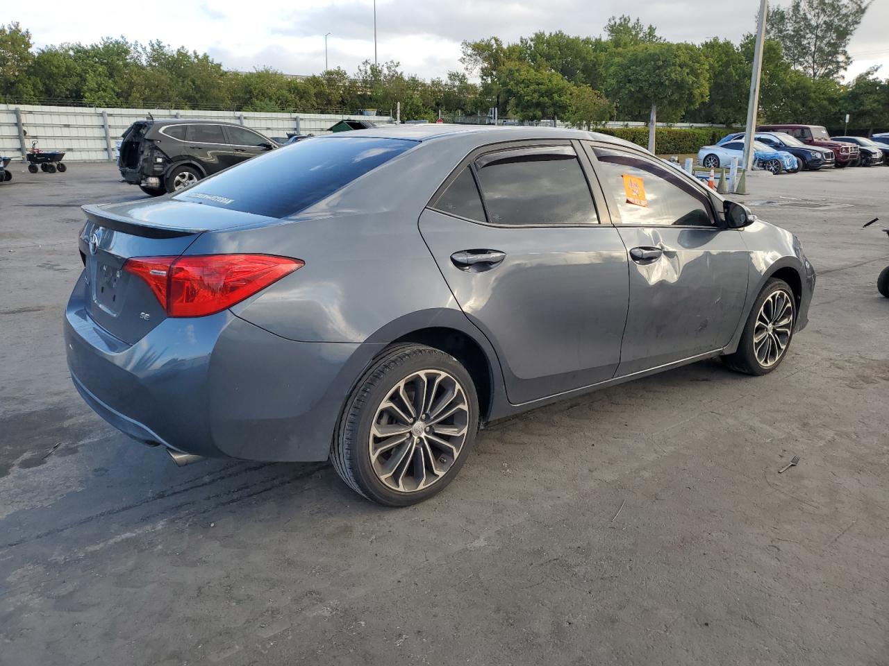 VIN 5YFBURHE3JP830125 2018 TOYOTA COROLLA no.3