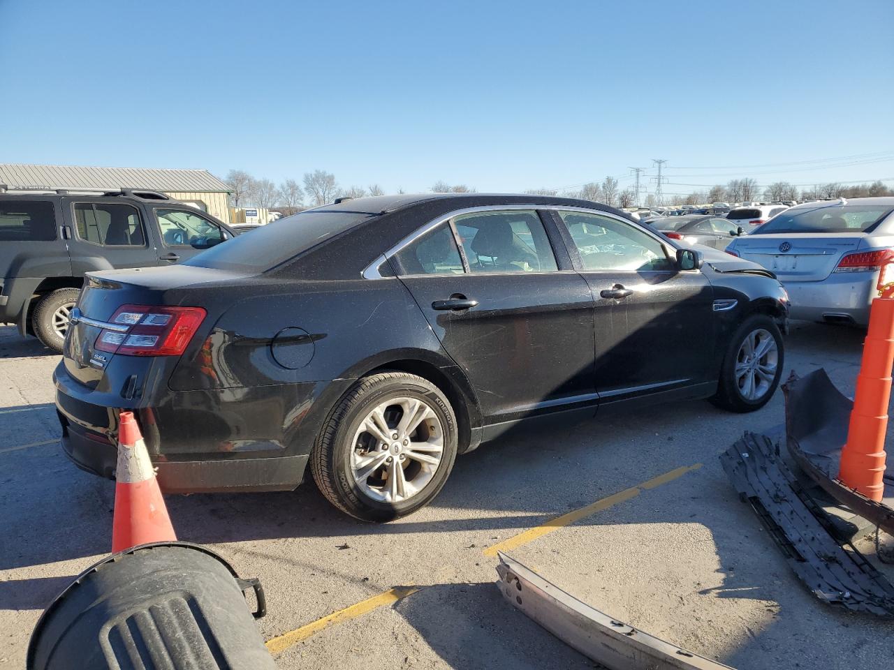 VIN 1FAHP2E89GG125823 2016 FORD TAURUS no.3