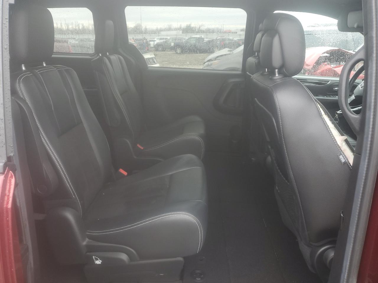 2019 Dodge Caravan - Image 11