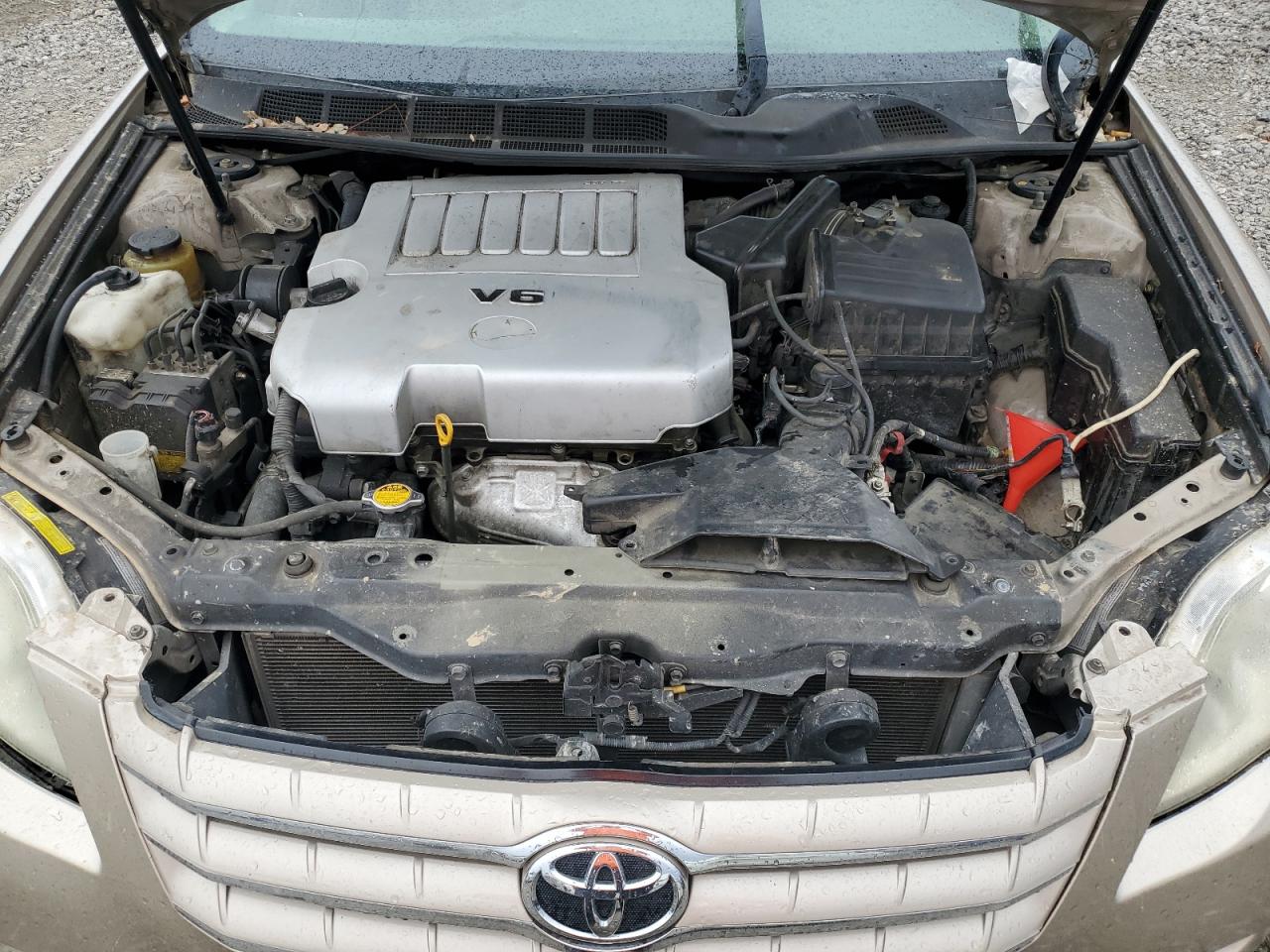 2005 Toyota Avalon - Image 12