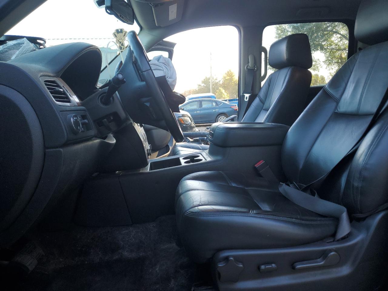 2014 Chevrolet Suburban - Image 7