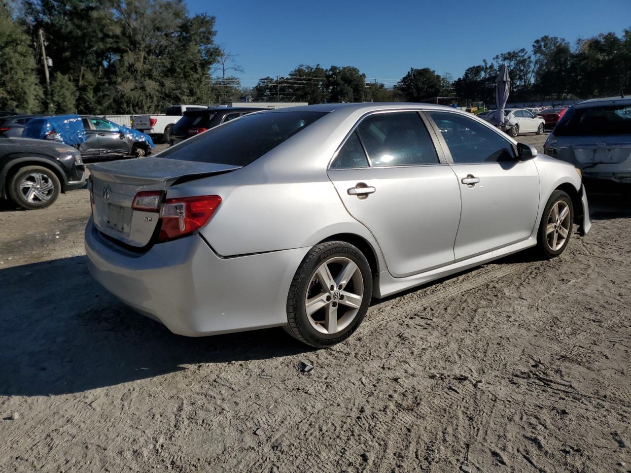 VIN 4T1BF1FK5DU262385 2013 TOYOTA CAMRY no.3