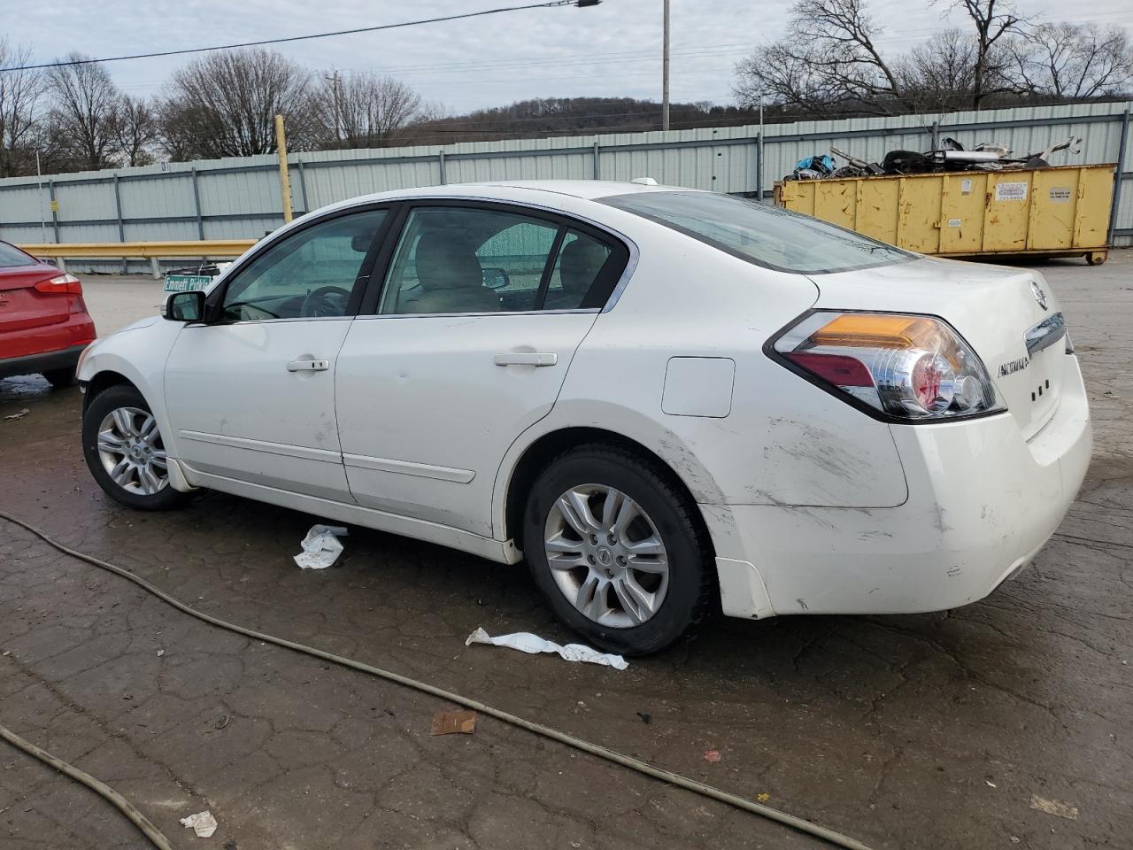 2010 Nissan Altima - Image 2