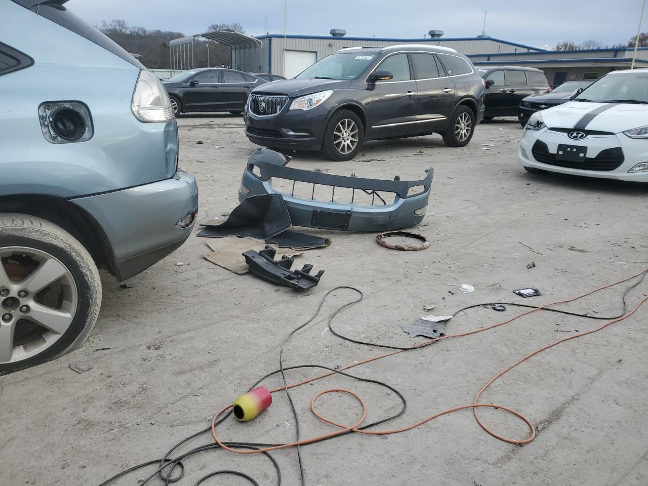 2005 Lexus RX - Image 13