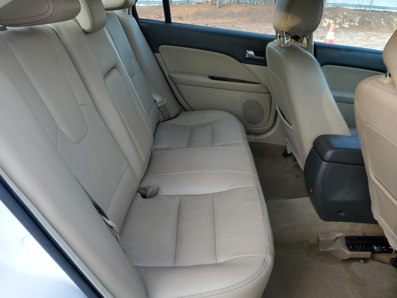 2012 Ford Fusion - Image 10
