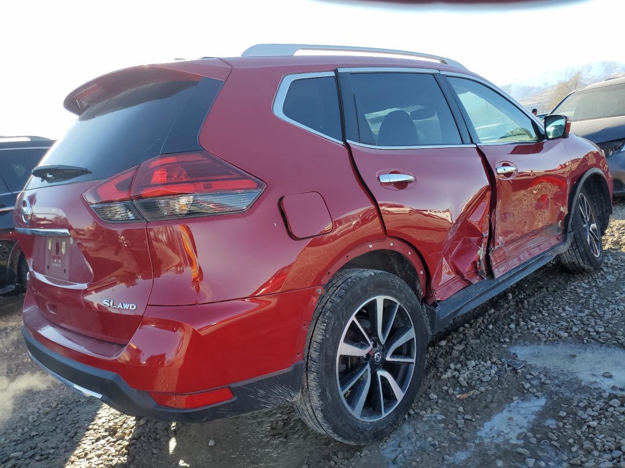 2017 Nissan Rogue - Image 3