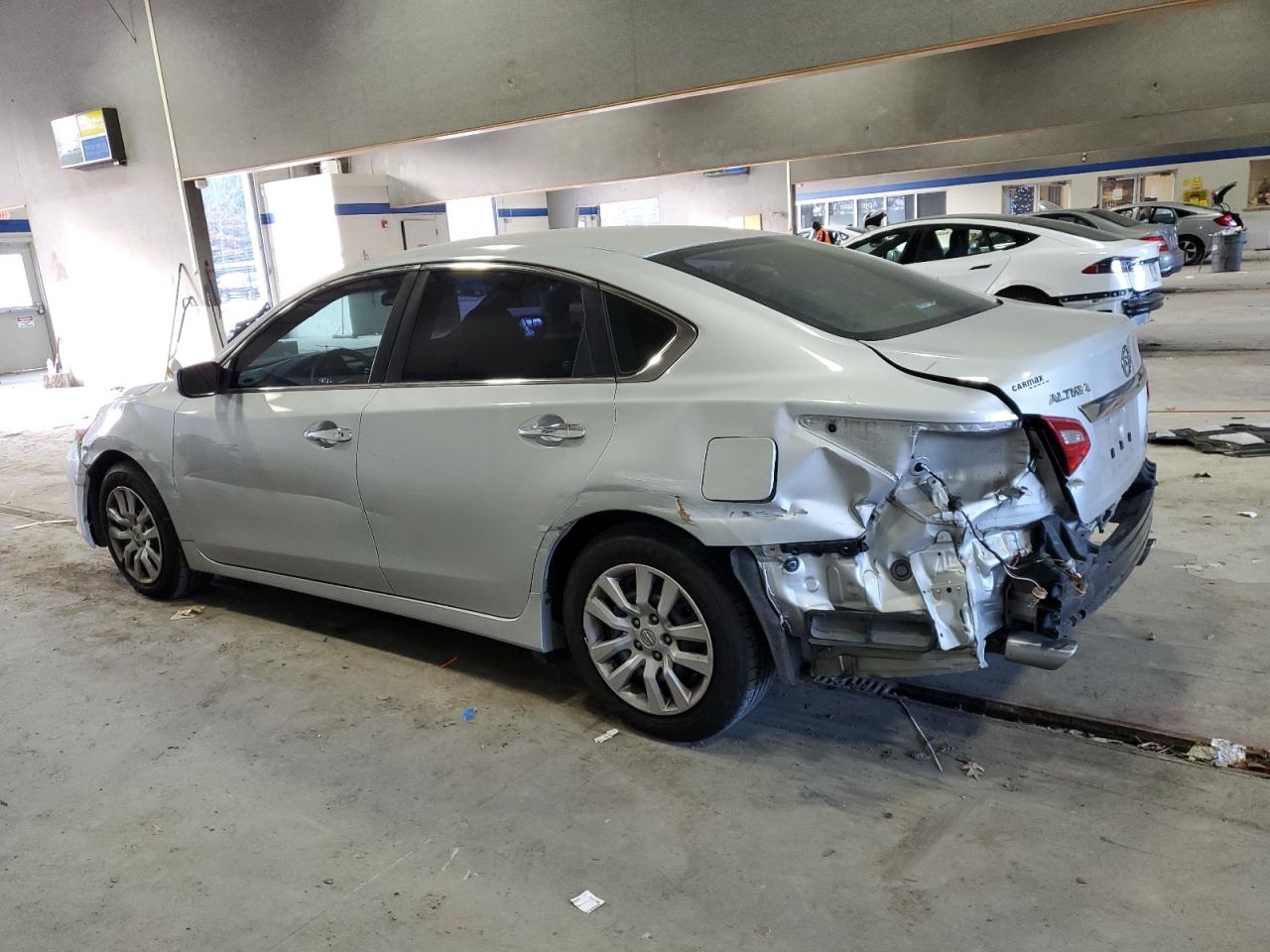 2017 Nissan Altima - Image 2