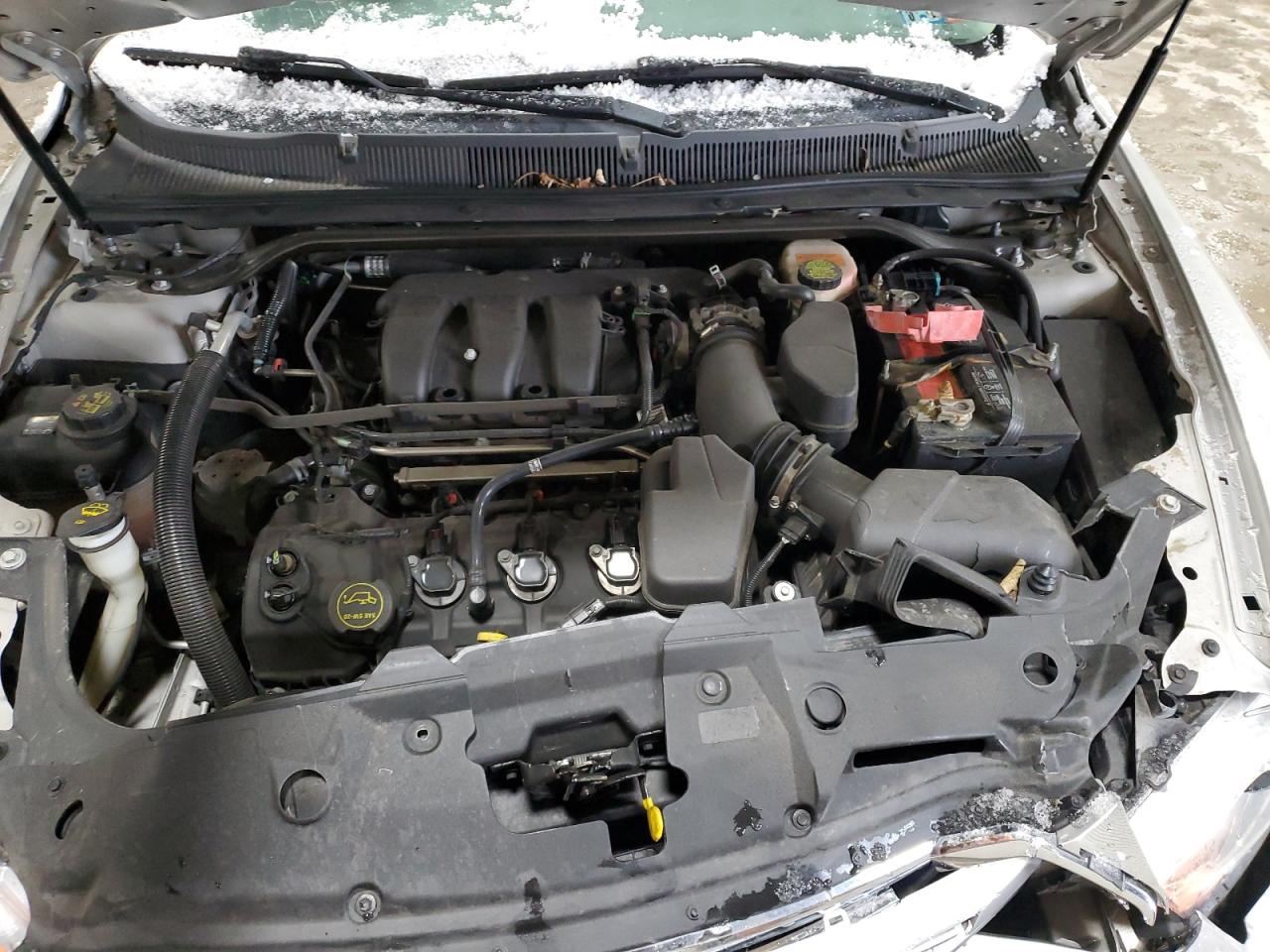 2015 Ford Taurus - Image 11