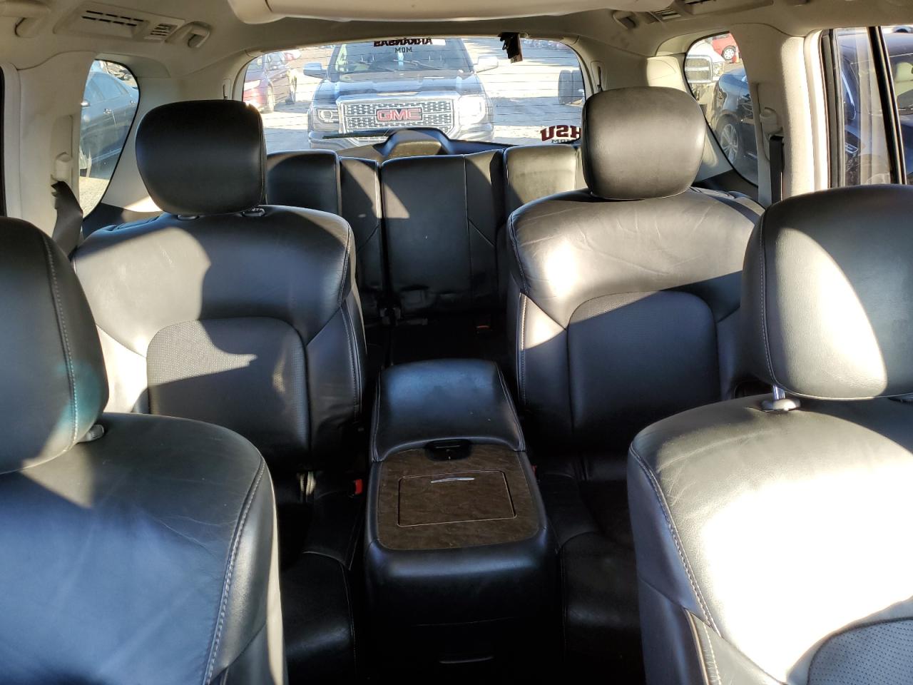 2017 Infiniti QX80 - Image 10