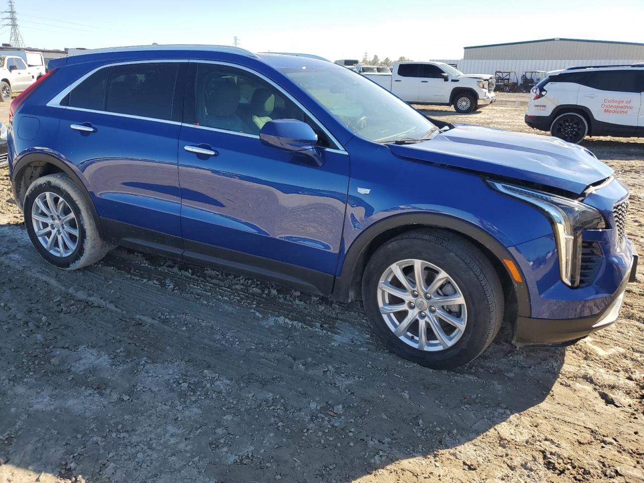 VIN 1GYAZAR44PF104868 2023 CADILLAC XT4 no.4