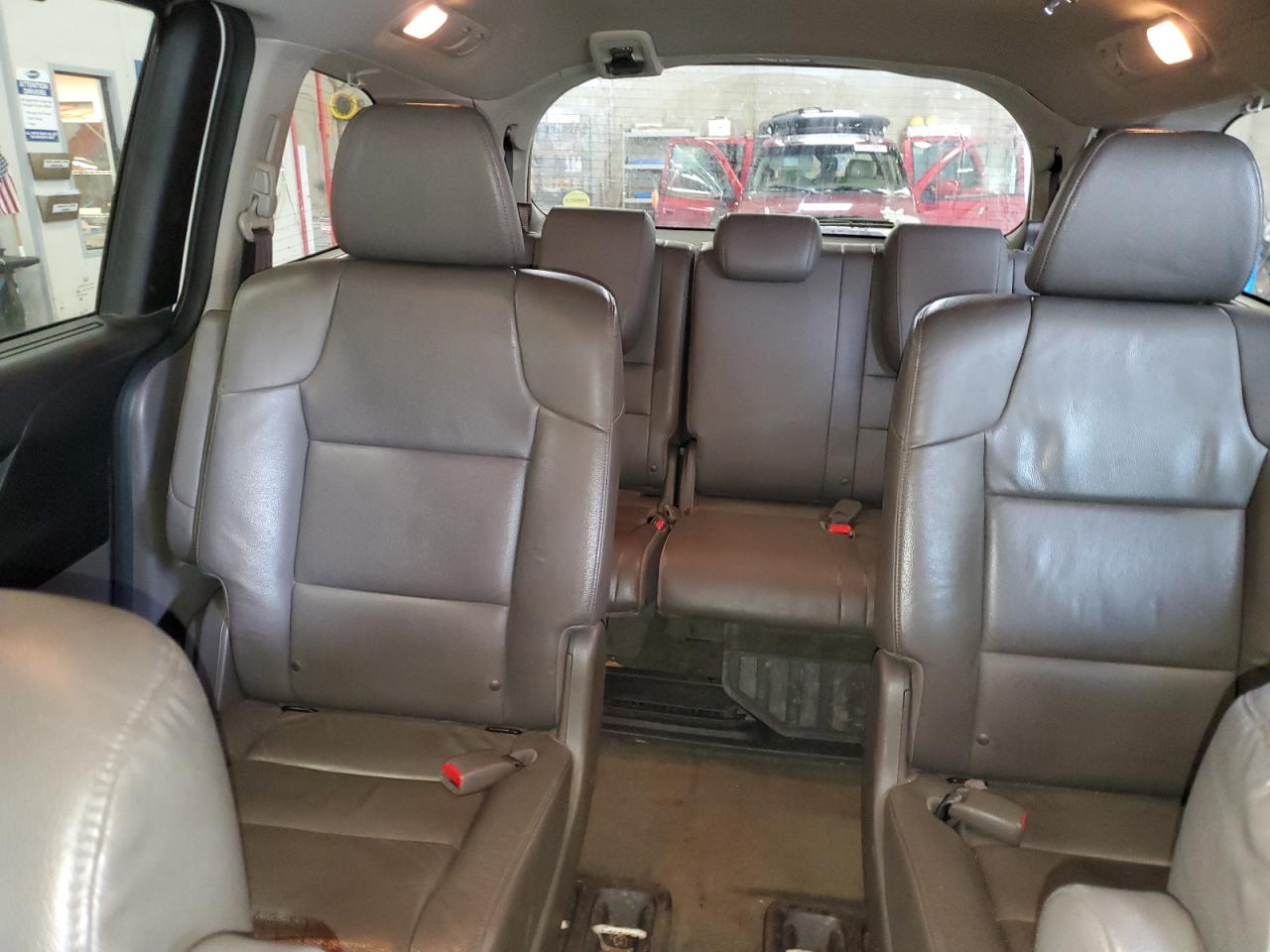 2016 Honda Odyssey - Image 10