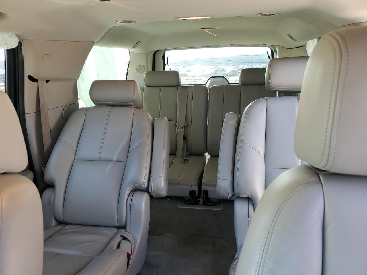 2010 GMC Yukon - Image 10