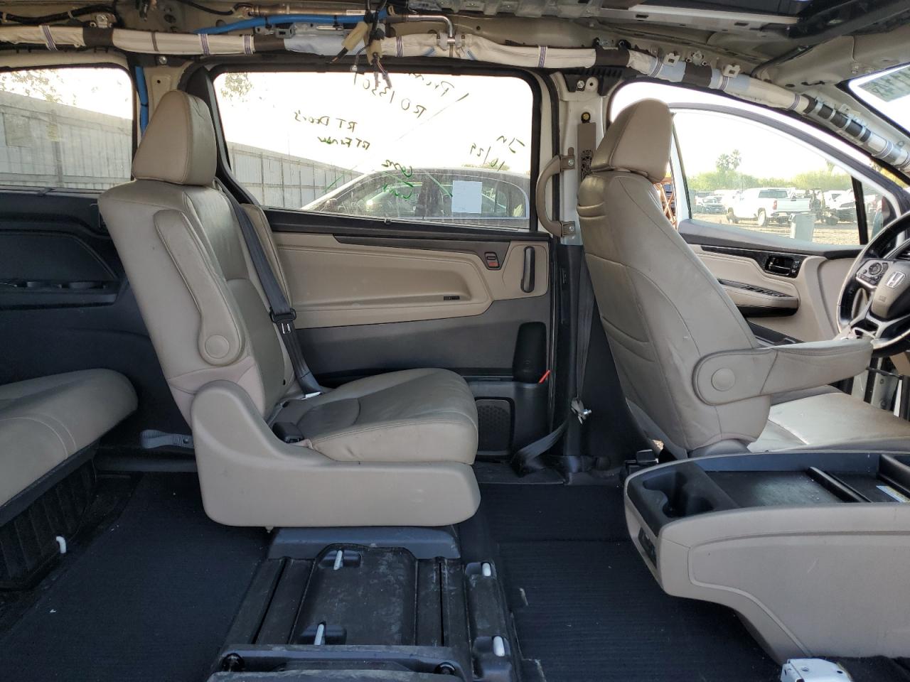 2018 Honda Odyssey - Image 11