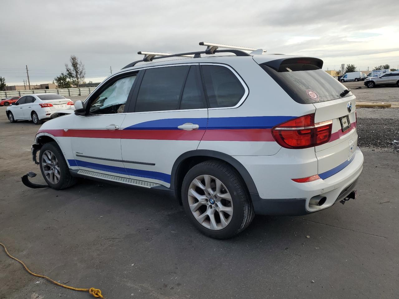 VIN 5UXZV4C53D0E00133 2013 BMW X5 no.2