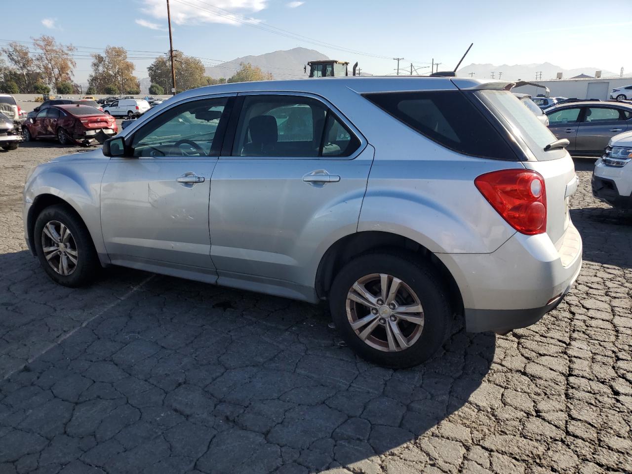 VIN 1GNALAEK0FZ120176 2015 CHEVROLET EQUINOX no.2