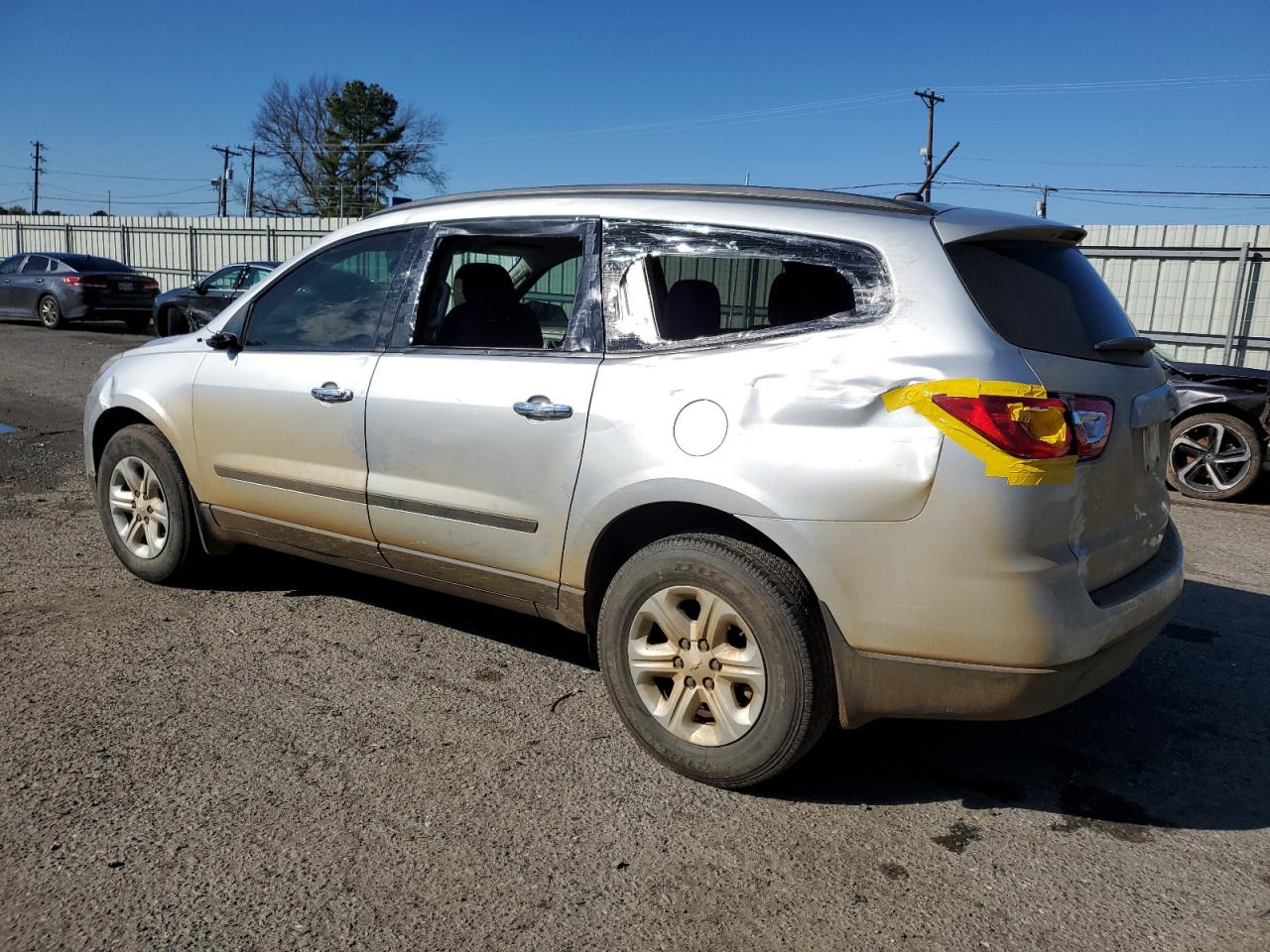 2015 Chevrolet Traverse - Image 2