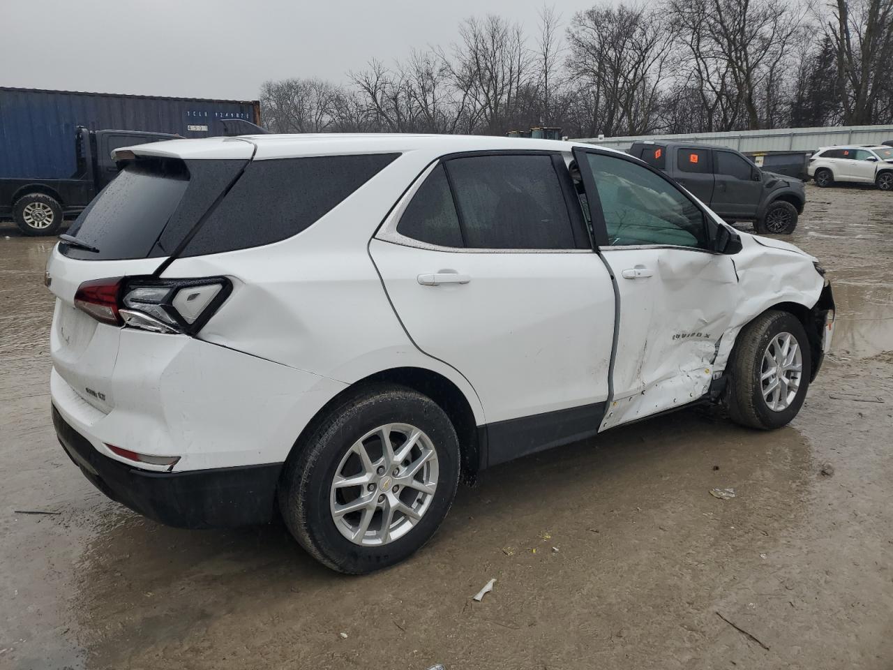 2022 Chevrolet Equinox - Image 3
