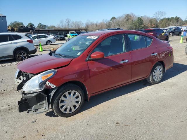  NISSAN VERSA 2015 Красный