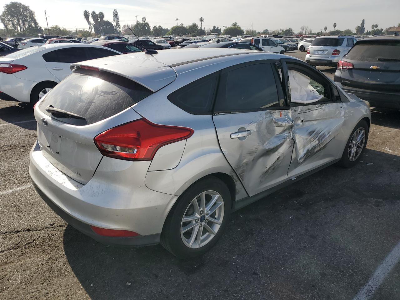 VIN 1FADP3K20GL363927 2016 FORD FOCUS no.3